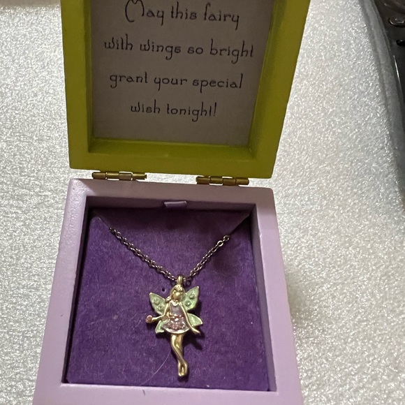 Fairly happy little girl necklace in keepsake box NWT in original box - Picture 2 of 7